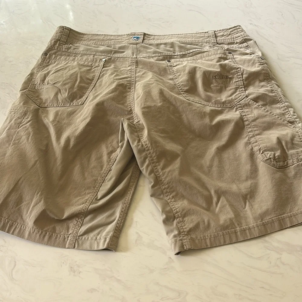Kuhl Tan Flat Front Shorts Versatile Casual Wear